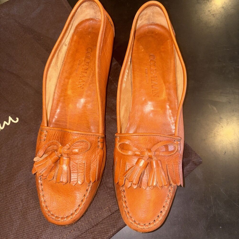Vintage COLE-HAAN Italian Made WOMENS TASSEL LOAFERS Leather 8.5AA DISCONTINUED - Picture 3 of 11